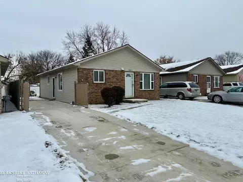 19790 E 14 Mile, Roseville, MI 48066