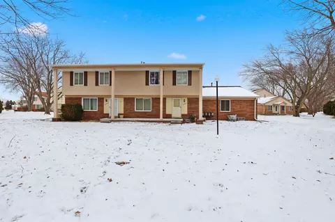 31603 Breezeway #62, New Baltimore, MI 48047