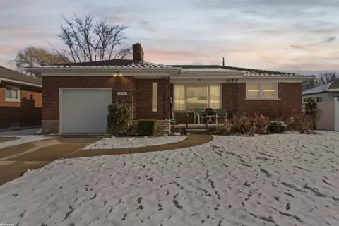 28506 Kimberly, Saint Clair Shores, MI 48081