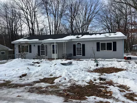 901 N Dodge Lk, Harrison, MI 48625