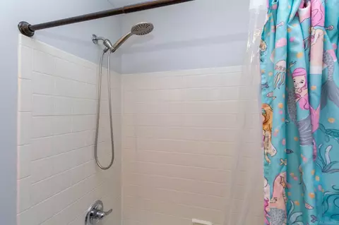 Bath - 52196 Naugatuck, Macomb, MI 48042 photo 4 of 4