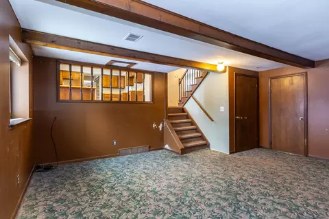 Living - 77177 Omo, Armada, MI 48005 photo 4 of 5