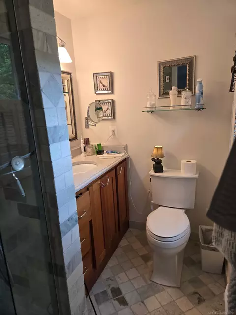 Bath - 70202 Eldred, Romeo, MI 48065 photo 2 of 2