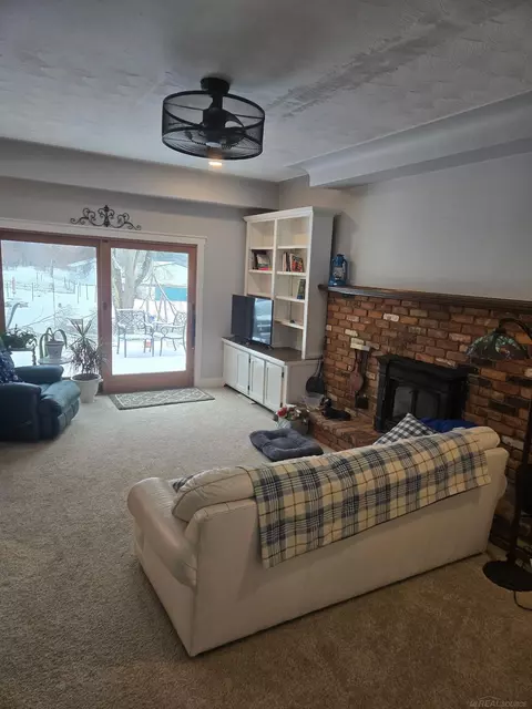 Living - 70202 Eldred, Romeo, MI 48065 photo 1 of 2