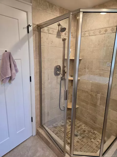 Bath - 70202 Eldred, Romeo, MI 48065 photo 1 of 2