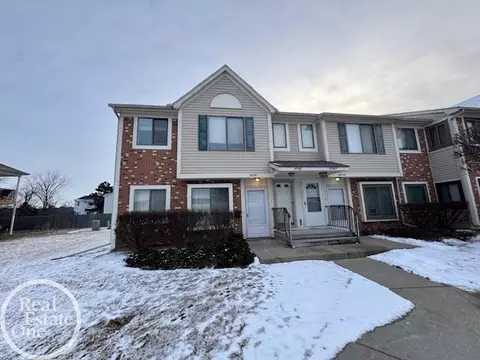 30757 Hidden Pnes, Roseville, MI 48066