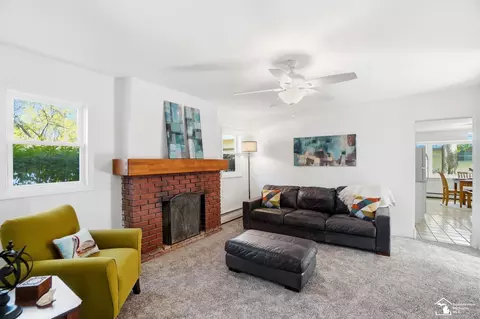 Living - 3443 Iroquois, Monroe, MI 48162 photo 2 of 3