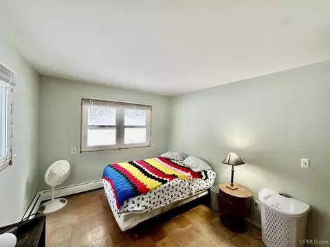 Bedroom - 754 Cooper Lk, Ishpeming, MI 49849 photo 5 of 8