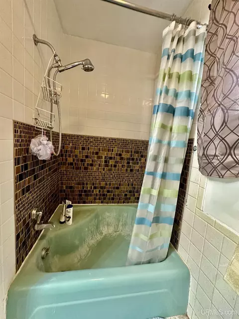 Bath - 754 Cooper Lk, Ishpeming, MI 49849 photo 4 of 4