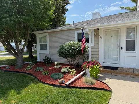 901 E Harbor Vw, Bay City, MI 48706