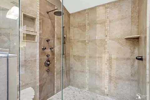 Bath - 343 E Hurd, Monroe, MI 48162 photo 4 of 8