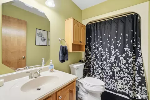Bath - 343 E Hurd, Monroe, MI 48162 photo 8 of 8