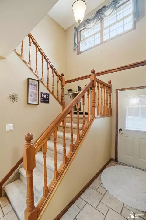 Entry Way - 343 E Hurd, Monroe, MI 48162 photo 2 of 3