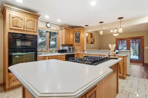 Kitchen - 343 E Hurd, Monroe, MI 48162 photo 2 of 9