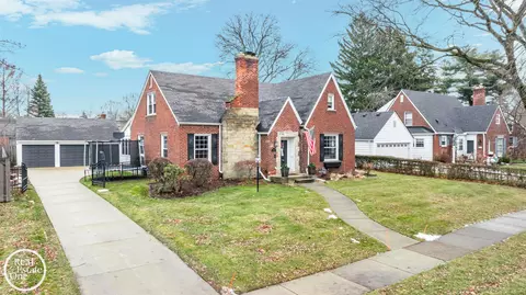 Exterior - 644 Hawthorne, Grosse Pointe Woods, MI 48236 photo 2 of 12