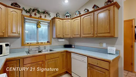 Kitchen - 3399 E Stanley, Mount Morris, MI 48458 photo 3 of 5