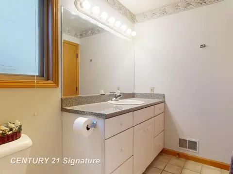 Bath - 3399 E Stanley, Mount Morris, MI 48458 photo 2 of 4