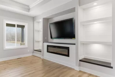 Living - 3613 Bethuy, Casco, MI 48064 photo 3 of 5