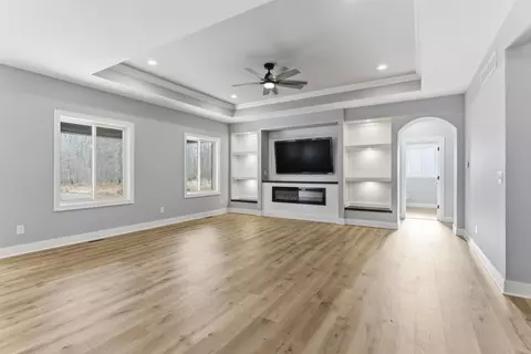 Living - 3613 Bethuy, Casco, MI 48064 photo 2 of 5