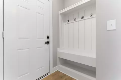 Entry Way - 3613 Bethuy, Casco, MI 48064 photo 6 of 7