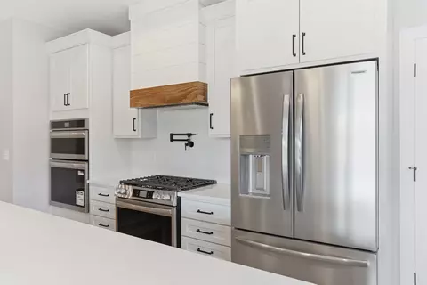 Kitchen - 3613 Bethuy, Casco, MI 48064 photo 5 of 7