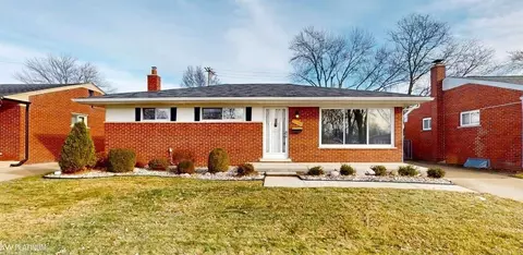 31800 Tanglewood, Saint Clair Shores, MI 48082