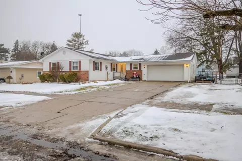 1004 Lincolnshire, Saint Johns, MI 48879
