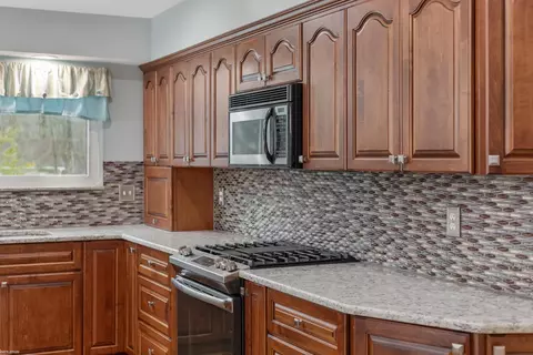 Kitchen - 17700 Irwin, Armada, MI 48005 photo 4 of 8