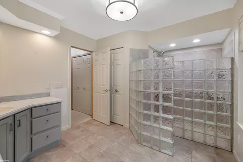 Bath - 17700 Irwin, Armada, MI 48005 photo 3 of 8