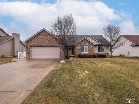 778 E Sweet Briar, Monroe, MI 48161