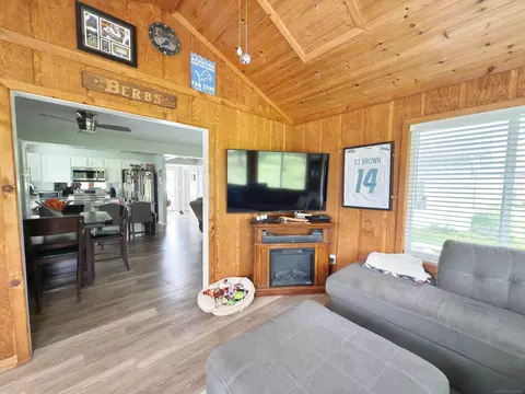 Living - 134 N Gates, Sandusky, MI 48471 photo 1 of 4