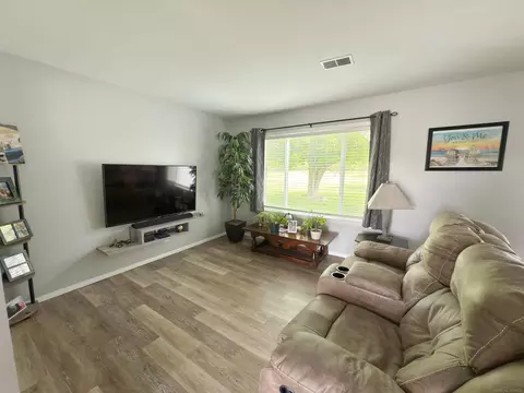 Living - 134 N Gates, Sandusky, MI 48471 photo 3 of 4