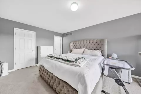 Bedroom - 20719 Ashford, Macomb, MI 48044 photo 2 of 7