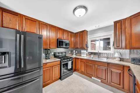 Kitchen - 20719 Ashford, Macomb, MI 48044 photo 1 of 4