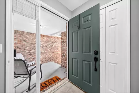 Entry Way - 20719 Ashford, Macomb, MI 48044 photo 2 of 2