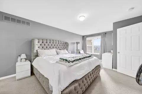 Bedroom - 20719 Ashford, Macomb, MI 48044 photo 1 of 7