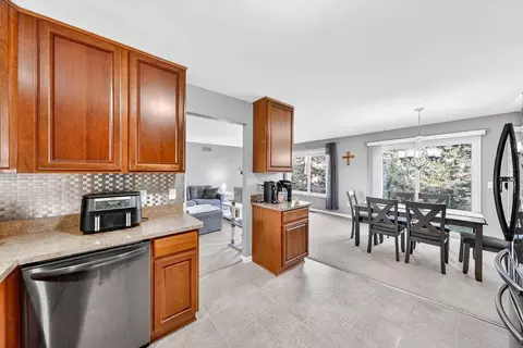 Kitchen - 20719 Ashford, Macomb, MI 48044 photo 3 of 4