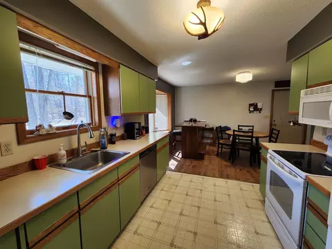 Kitchen - 5206 Wolf, Farwell, MI 48622 photo 3 of 3