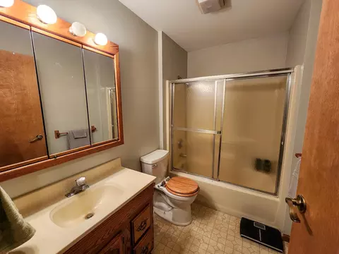 Bath - 5206 Wolf, Farwell, MI 48622 photo 2 of 4