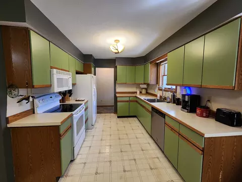 Kitchen - 5206 Wolf, Farwell, MI 48622 photo 1 of 3