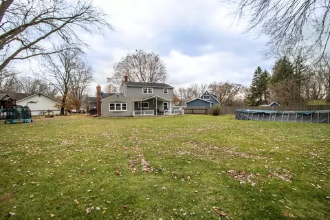 Exterior - 2371 Pineview, Flushing, MI 48433 photo 7 of 9