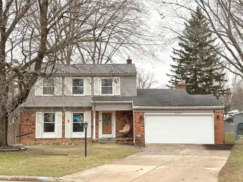 2371 Pineview, Flushing, MI 48433