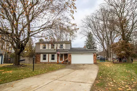 Exterior - 2371 Pineview, Flushing, MI 48433 photo 2 of 9