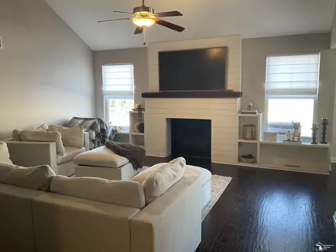 398 Somerset, Temperance, MI 48182 photo 6