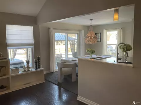 398 Somerset, Temperance, MI 48182 photo 15