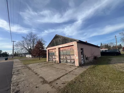 528 E Breen, Kingsford, MI 49802 photo 11