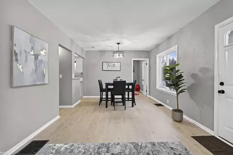 Dining - 9110 E Coldwater, Davison, MI 48423 photo 1 of 3
