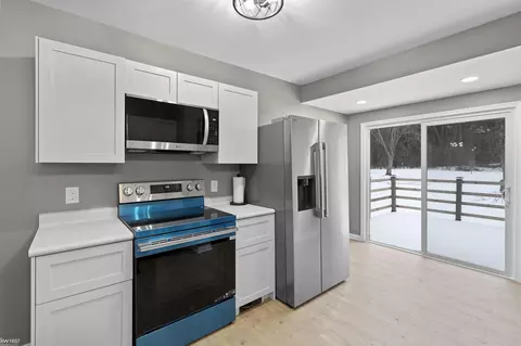 Kitchen - 9110 E Coldwater, Davison, MI 48423 photo 4 of 4