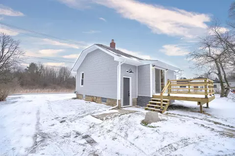 Exterior - 9110 E Coldwater, Davison, MI 48423 photo 2 of 3