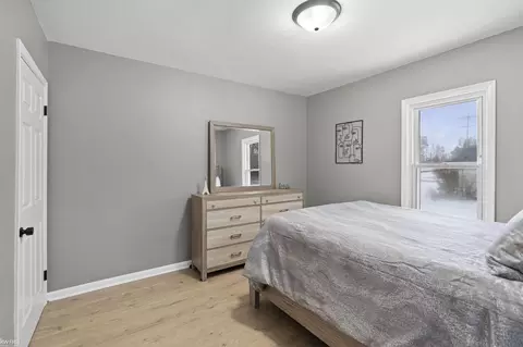 Bedroom - 9110 E Coldwater, Davison, MI 48423 photo 2 of 4